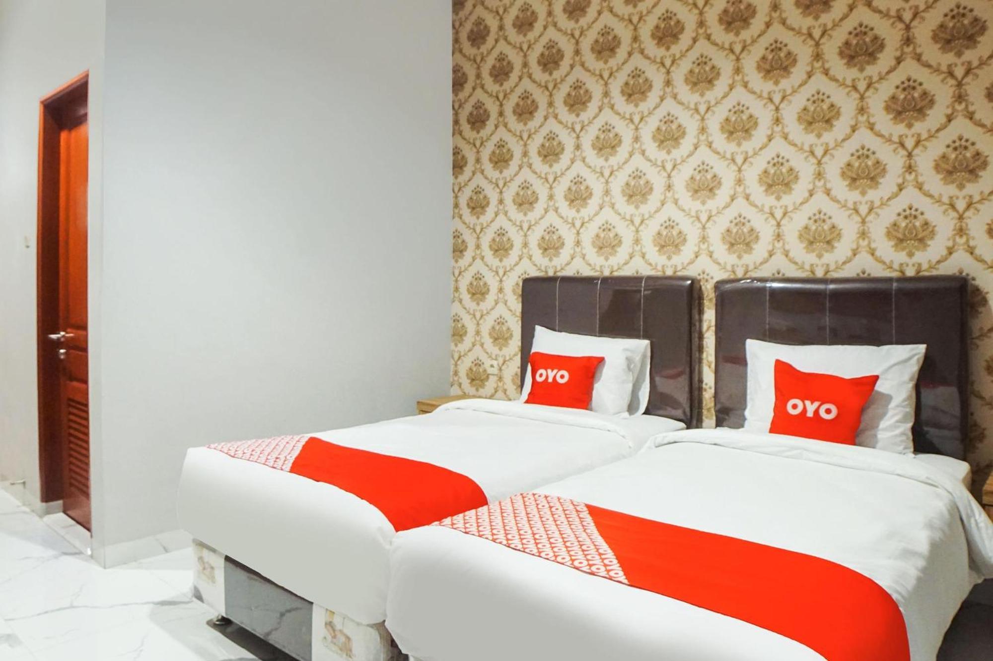 Super Oyo Capital O 92066 Papakoel Hotel & Cafe Medan Exterior foto